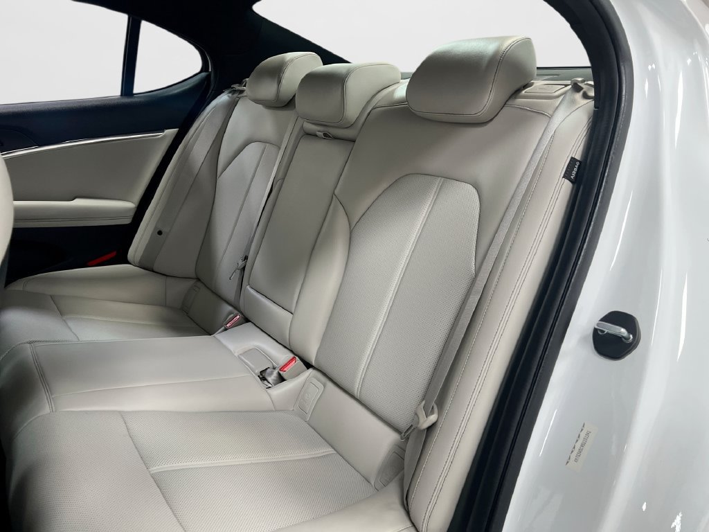 Used 2025 Genesis G70 2.5T RWD image 31