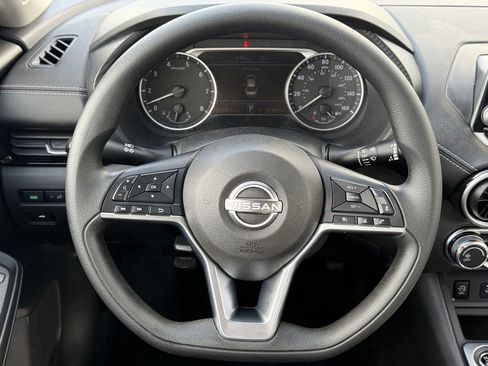 Used 2025 Nissan Sentra SV FWD image 14