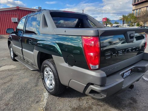 Used 2002 Chevrolet Avalanche 2WD image 3