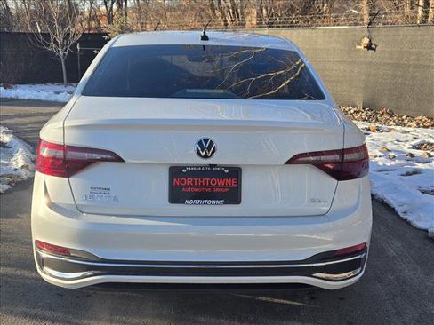 Certified 2024 Volkswagen Jetta SEL image 4
