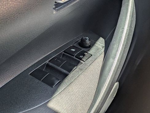 Used 2020 Toyota Corolla LE image 20