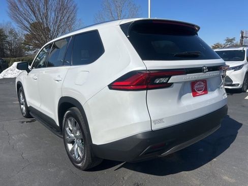 Used 2024 Toyota Grand Highlander Limited image 8