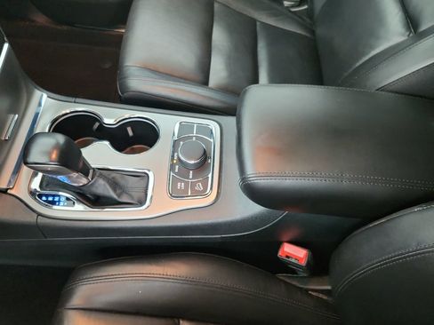 Certified 2022 Jeep Grand Cherokee Limited AWD/4WD image 16