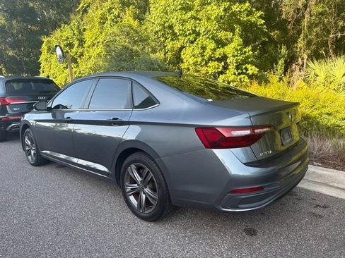 Used 2023 Volkswagen Jetta SE FWD image 3