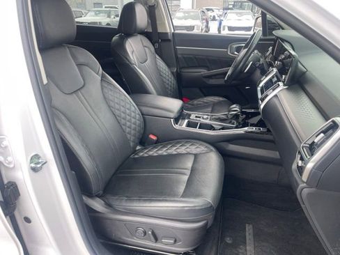 Certified 2022 Kia Sorento SX image 21