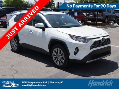 Used 2020 Toyota RAV4 Limited FWD image 1