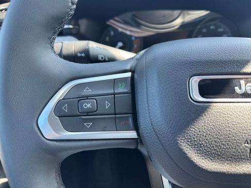 Used 2025 Jeep Compass Latitude AWD/4WD image 21