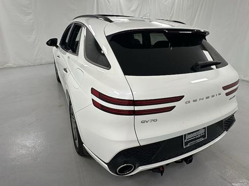 Used 2025 Genesis GV70 3.5T Sport image 5