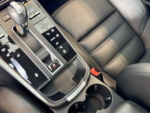 Certified 2026 Porsche Macan AWD/4WD image 19