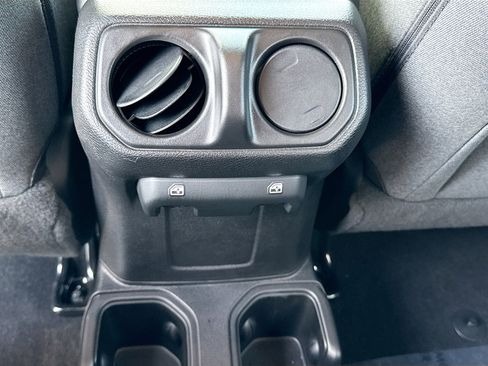 Used 2025 Jeep Wrangler Unlimited Sport AWD/4WD image 18