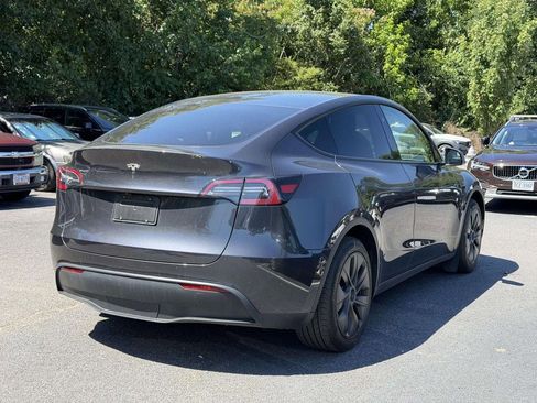 Used 2024 Tesla Model Y 2WD image 2