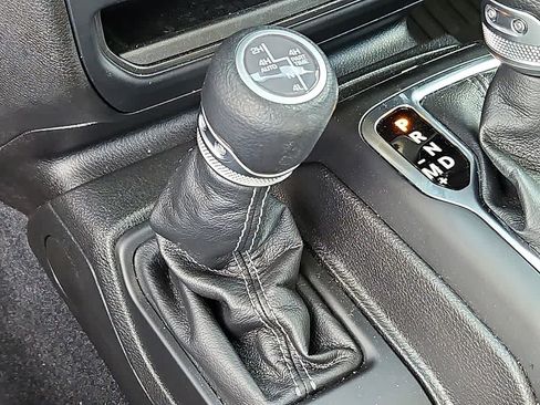 Used 2024 Jeep Wrangler Unlimited AWD/4WD image 23