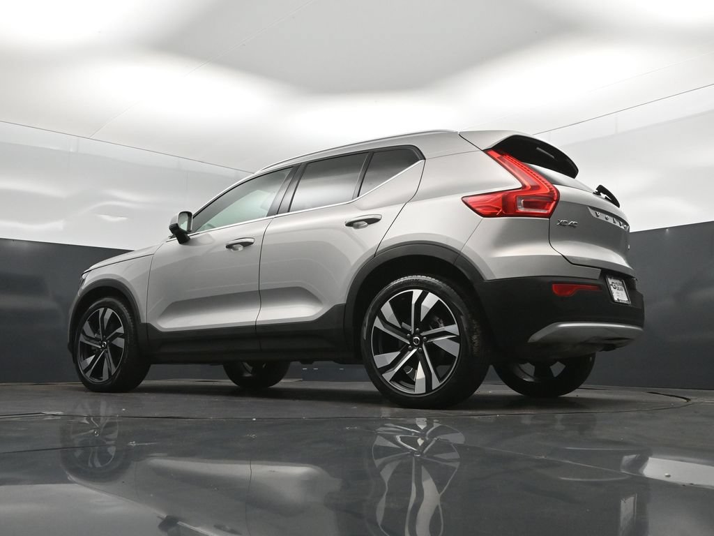 Used 2025 Volvo XC40 B5 Plus AWD/4WD image 40