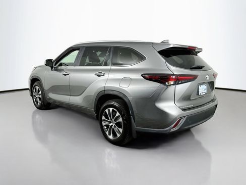 Certified 2026 Toyota Highlander XLE AWD/4WD image 5