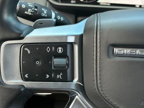 Used 2024 Land Rover Discovery Metropolitan Edition AWD/4WD image 19