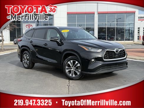 Used 2023 Toyota Highlander XLE image 1
