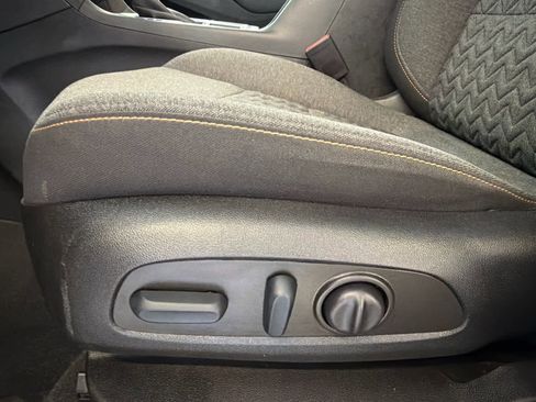 Used 2022 Chevrolet Equinox LT image 16