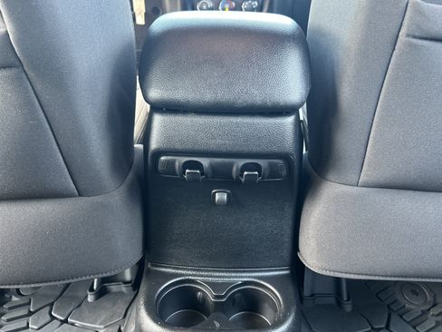 Used 2015 Jeep Wrangler Unlimited Sport AWD/4WD image 28