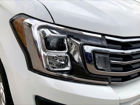 Used 2020 Ford Expedition XLT w/ Equipment Group 202A RWD image 35