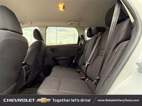 Used 2023 Nissan Rogue S image 33