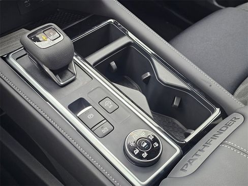 New 2025 Nissan Pathfinder SV image 16