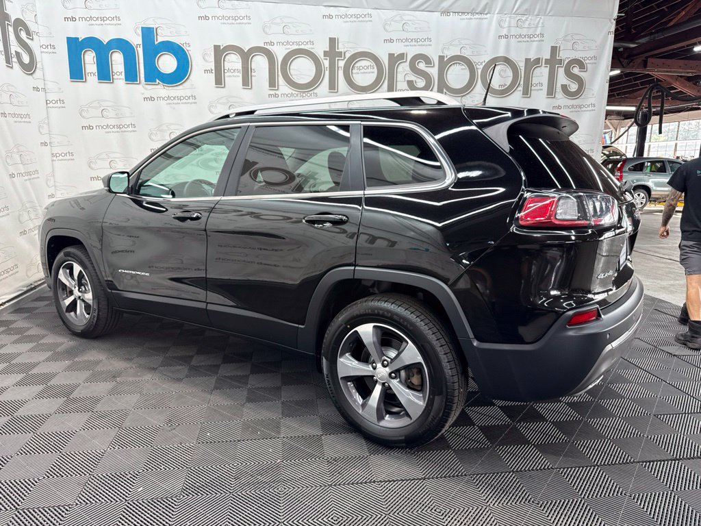 Used 2019 Jeep Cherokee Limited AWD/4WD image 3