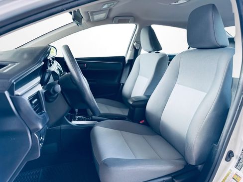 Used 2016 Toyota Corolla L FWD image 5
