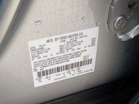 Used 2024 Ford Explorer Limited w/ Limited Technology Package RWD image 30