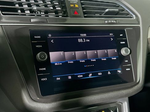 Used 2022 Volkswagen Tiguan SE image 19