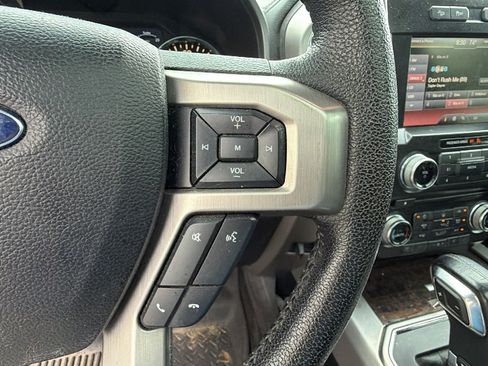 Used 2015 Ford F150 Platinum w/ Equipment Group 701A Luxury AWD/4WD image 28