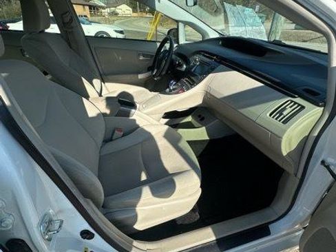 Used 2014 Toyota Prius Two image 8