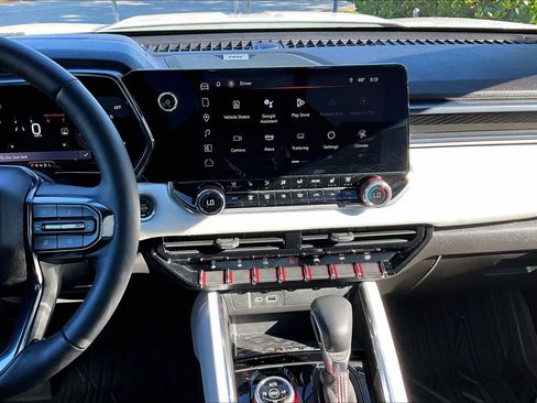 Used 2024 GMC Canyon AT4X image 6