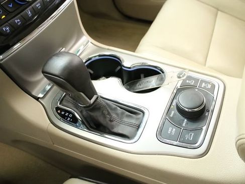 Used 2021 Jeep Grand Cherokee Overland AWD/4WD image 20