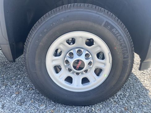 New 2025 GMC Sierra 2500 Pro w/ Convenience Package image 32