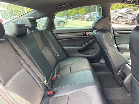 Used 2018 Honda Accord Sport image 28