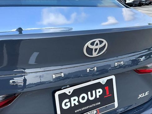 Used 2025 Toyota Camry XLE AWD/4WD image 10