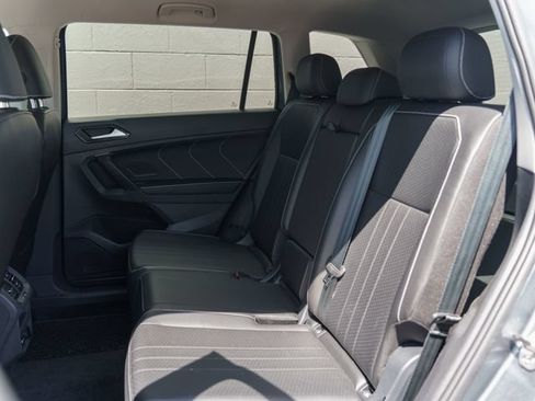 Used 2024 Volkswagen Tiguan SE AWD/4WD image 18