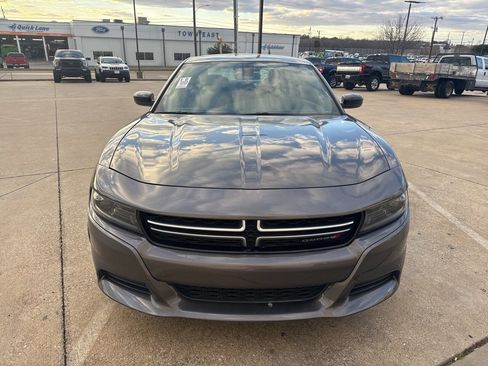 Used 2023 Dodge Charger SXT image 2