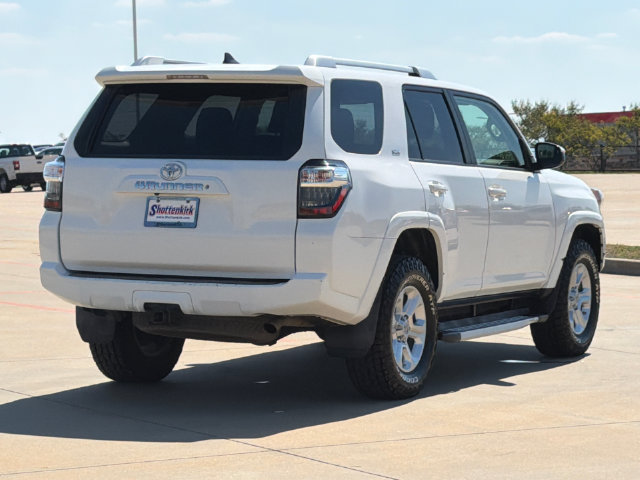 Used 2017 Toyota 4Runner SR5 AWD/4WD image 8