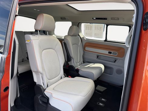 Certified 2025 Volkswagen ID. Buzz 1st Edition AWD/4WD image 18