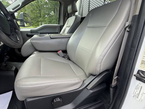 Used 2017 Ford F550 4x4 Regular Cab Super Duty image 62