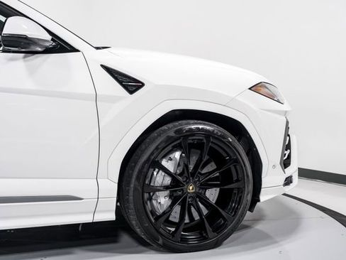 Used 2022 Lamborghini Urus image 51