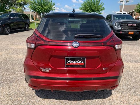 Used 2021 Nissan Kicks SV FWD image 6