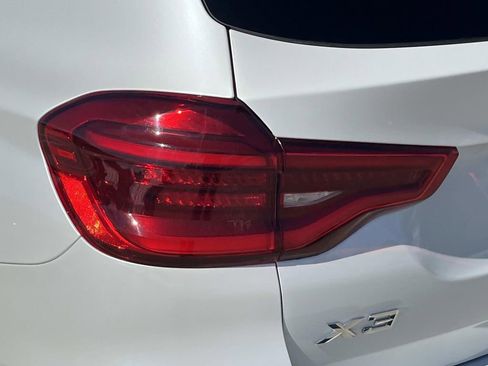 Used 2020 BMW X3 xDrive30e image 10