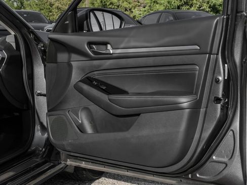 Used 2021 Nissan Altima 2.5 SV w/ SV Premium Package image 48