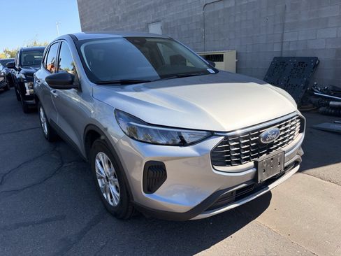 Used 2024 Ford Escape Active FWD image 3