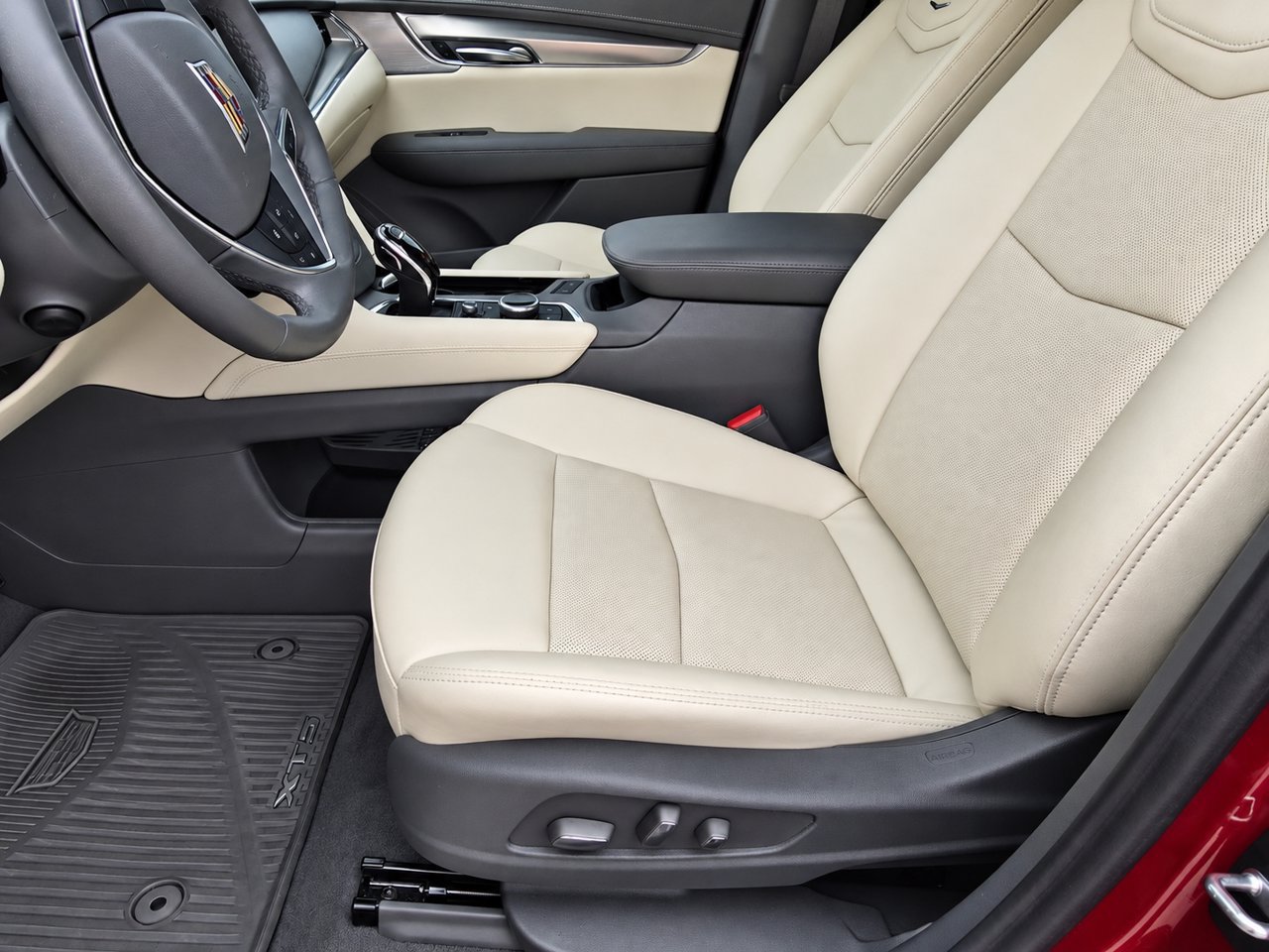 Used 2023 Cadillac XT5 Premium Luxury FWD image 14