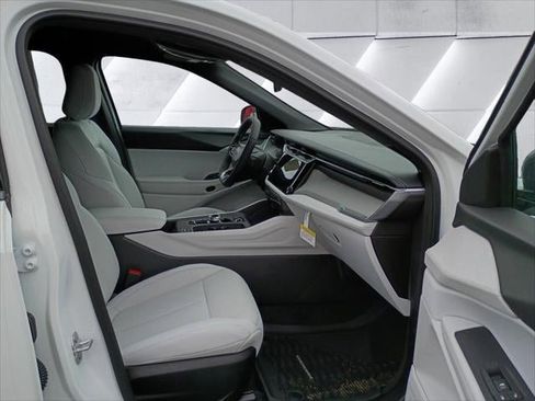 New 2026 Jeep Cherokee Laredo AWD/4WD image 32