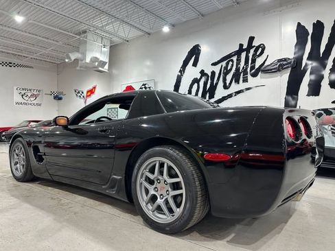 Used 2004 Chevrolet Corvette Z06 w/ Memory Package RWD image 4