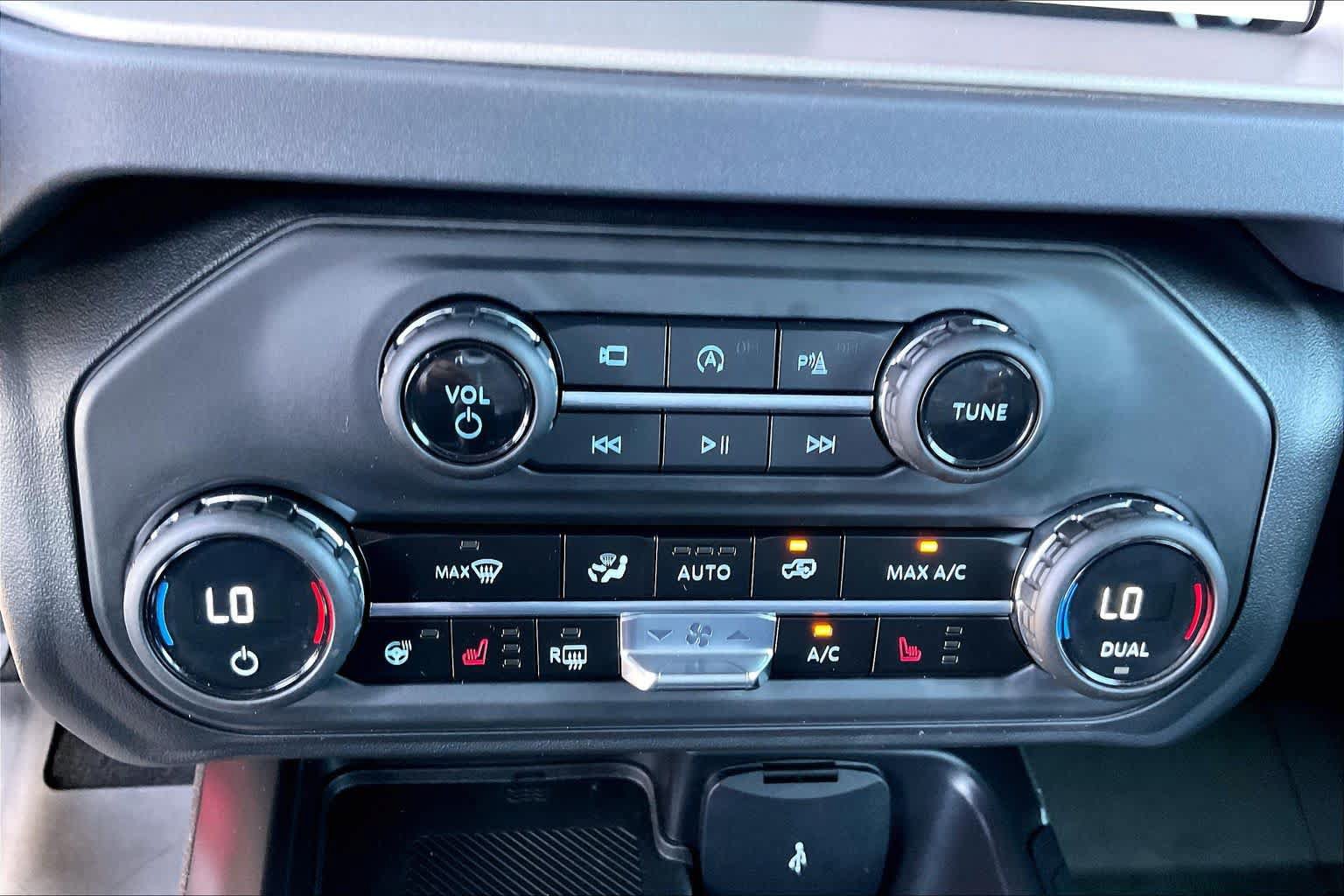 Used 2025 Ford Bronco Outer Banks AWD/4WD image 30